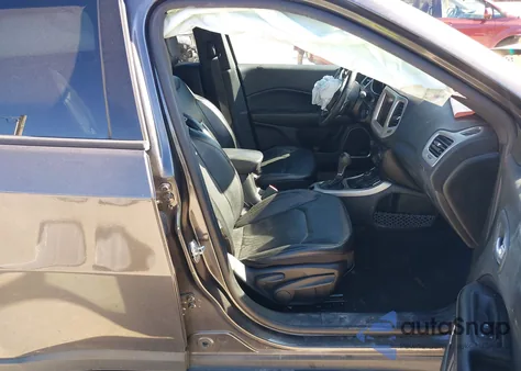 2021 Jeep Compass 80Th Anniversary 4X4 z USA, uszkodzony, nr VIN 3C4NJDEB6MT513539